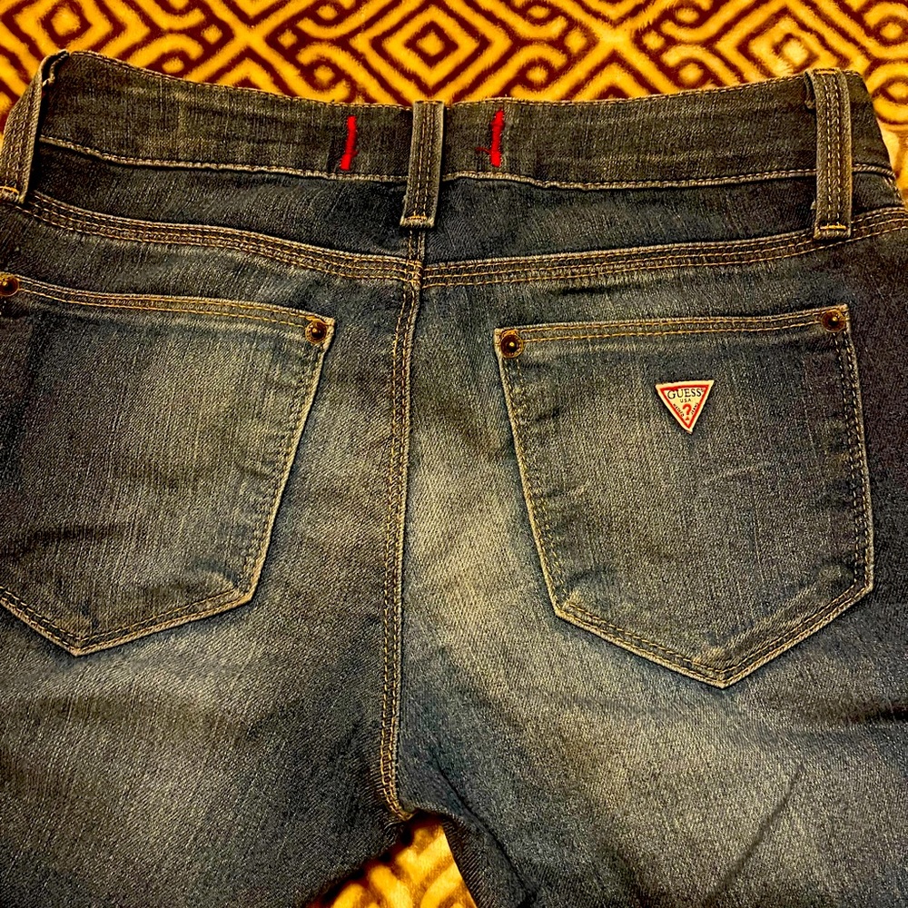 Jeans by guess medium rise, curvy skinny, sienna curvy fit